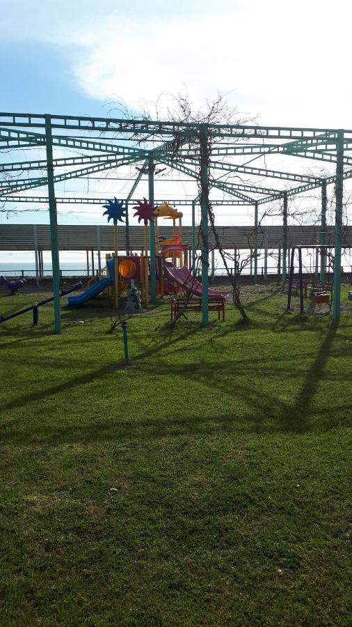 Домики У Лизы Под Ключ Pizunda Exterior photo